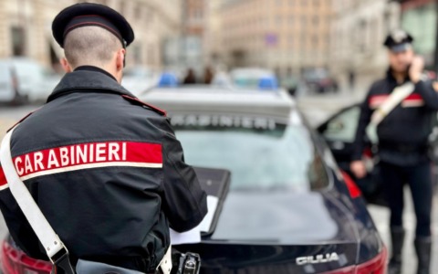 Travolti in scooter dai ladri in fuga, grave una ragazza di 24 anni