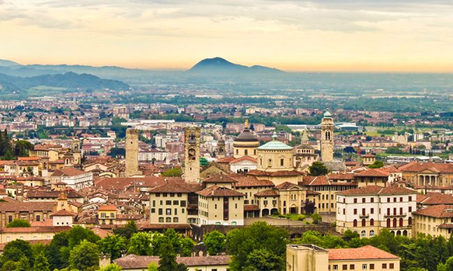 Turismo, nuovo record di arrivi e presenze nel 2025 in Bergamasca: superati per la prima volta 1,6 milioni