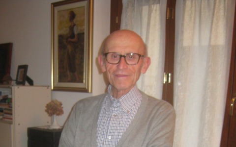 Un anno senza don Giuseppe Noli: al teatro di Abbiate le sue “Vite Altrove”