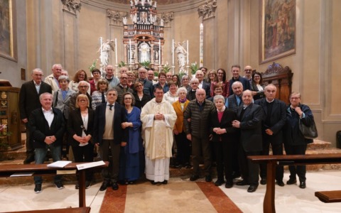 Ventuno coppie  hanno festeggiato l’anniversario e rinnovato le promesse matrimoniali