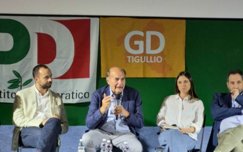 Sala gremita al Mignon di Chiavari per Pier Luigi Bersani
