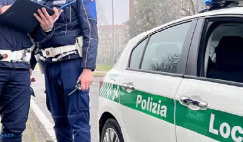 54enne ubriaco punta la pistola contro i vigili: era finta, ma senza tappo rosso
