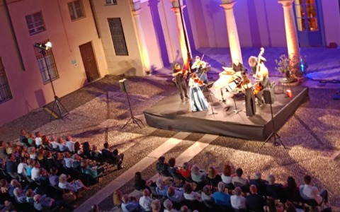 A Pavia le emozioni della musica barocca illuminano Palazzo Malaspina