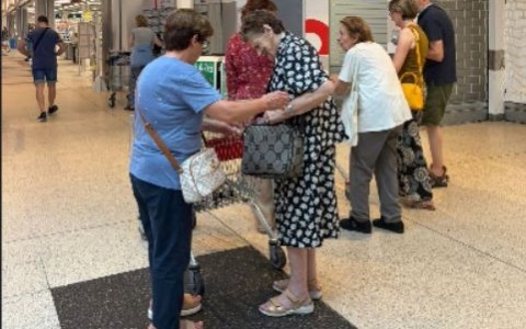 A Treviglio nasce “Spesa Insieme”: un aiuto per gli anziani al supermercato e per conoscere altre persone