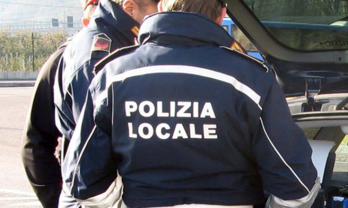 Agente morto in un inseguimento a Milano, rintracciato a Monza il conducente del suv scappato all’alt