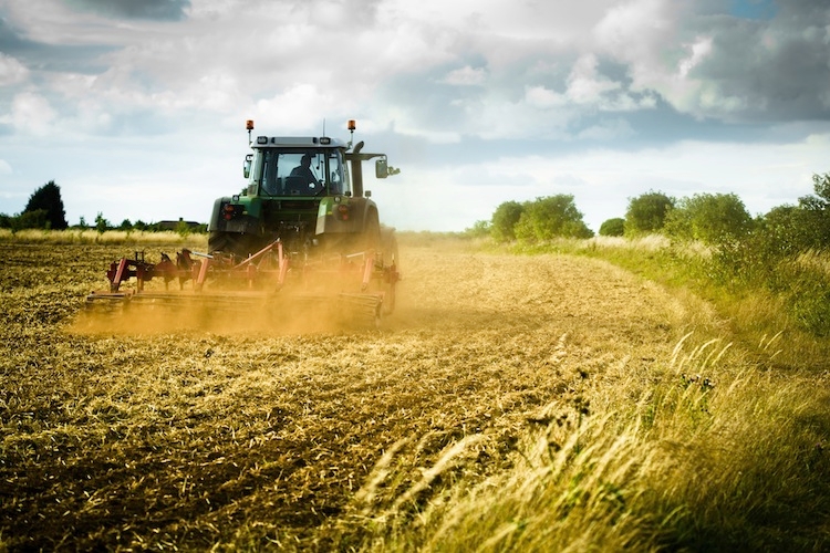Agricoltore 57enne perde la vita nei campi tra Ospedaletto e Livraga