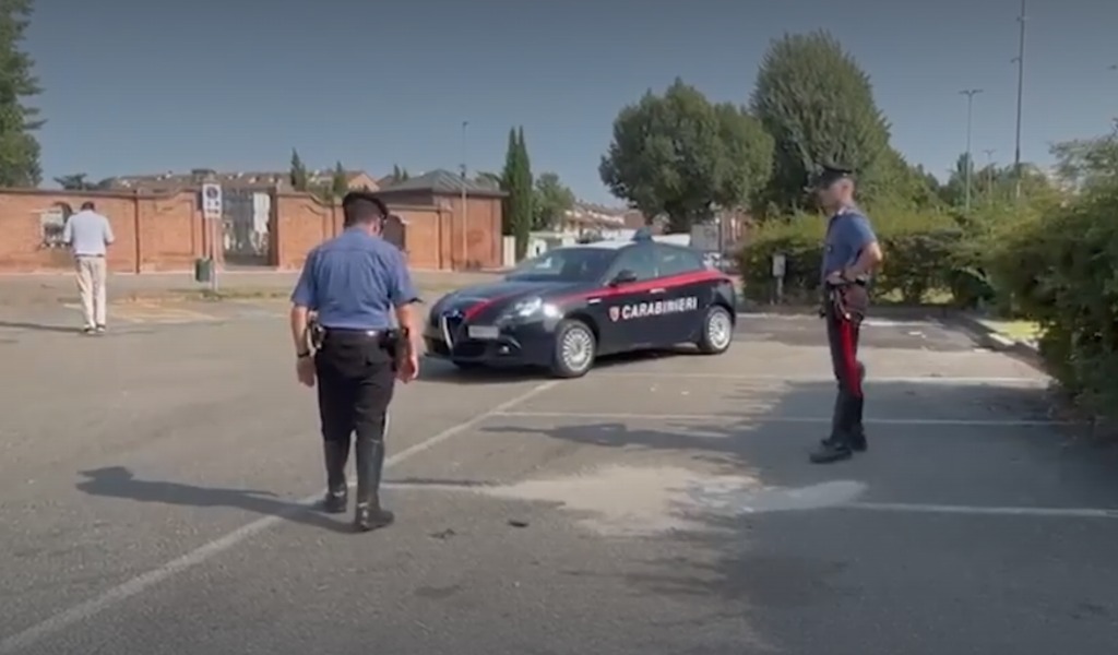 Al culmine di una lite investe e uccide il rivale in amore, arrestato per omicidio volontario