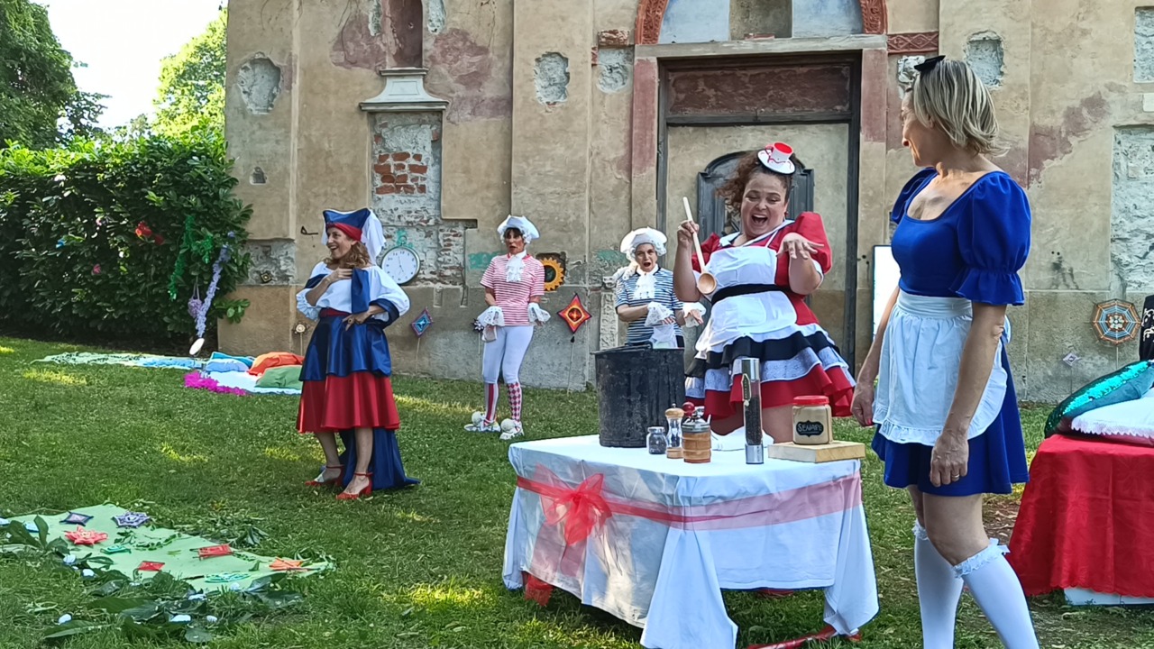 “Alice 2.0. Lo specchio delle meraviglie”, 2.500 spettatori per lo spettacolo teatrale lungo i parchi del Naviglio
