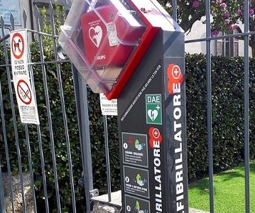Ama, più sicurezza sul lavoro. Installati i primi defibrillatori