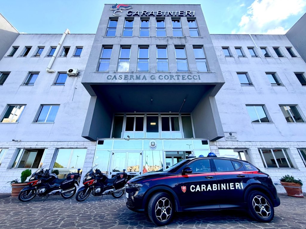 Ancona. Frode bancaria e riescono a sottrargli 43mila euro: due persone denunciate