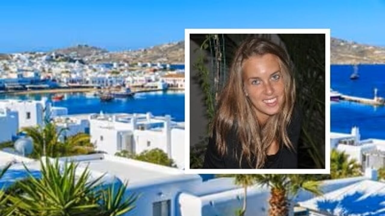 Arezzo si ferma per Sara Ceccantini: in mille al funerale della 39enne morta a Mykonos