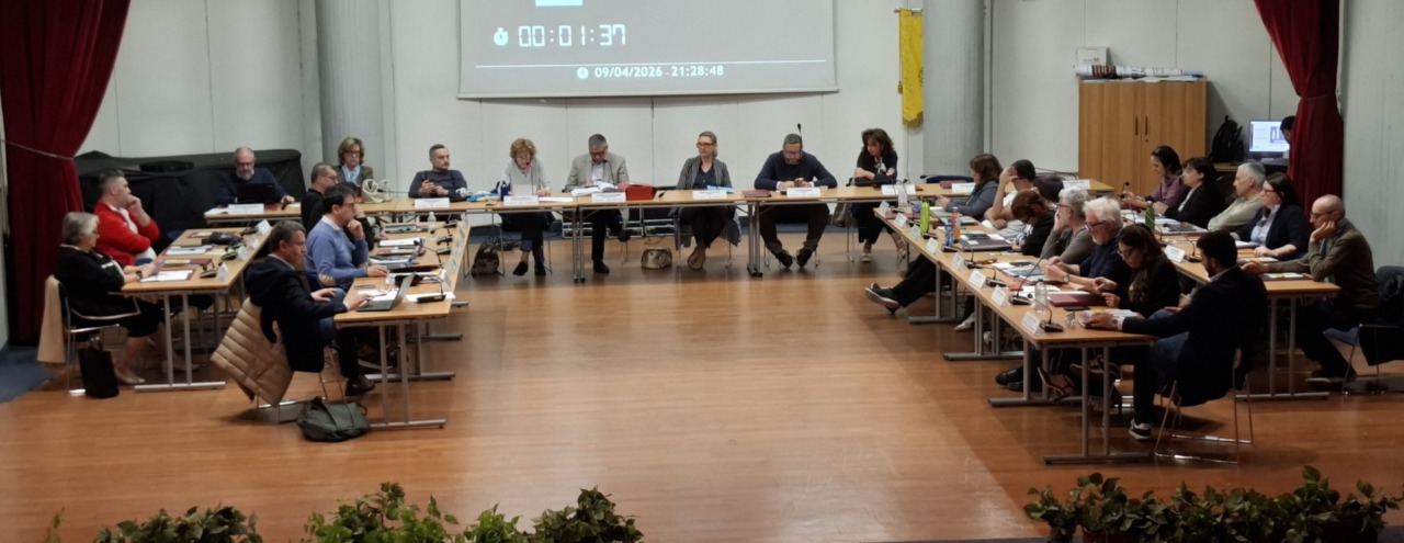 Assenti i consiglieri del Partito Democratico: la minoranza garantisce il numero legale