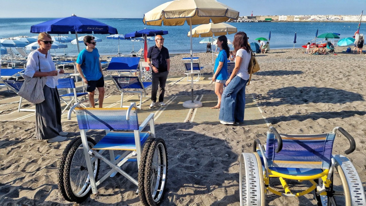 Attive a Lavagna le due spiagge libere accessibili senza barriere architettoniche
