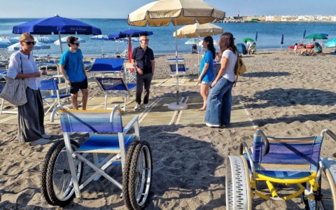 Attive a Lavagna le due spiagge libere accessibili senza barriere architettoniche