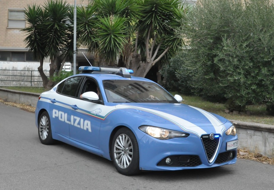 Baby gang e pistola giocattolo, le indagini della Polizia