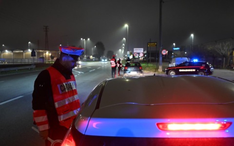 Box trasformato nella “grotta di Alì Babà”: sequestrata merce rubata, tre denunciati