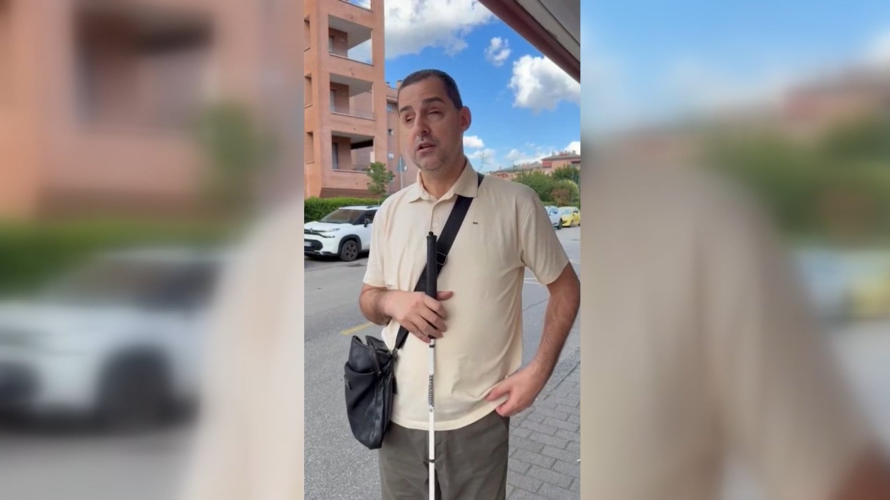 Buche stradali: la Via crucis di un ipovedente con problemi di schiena