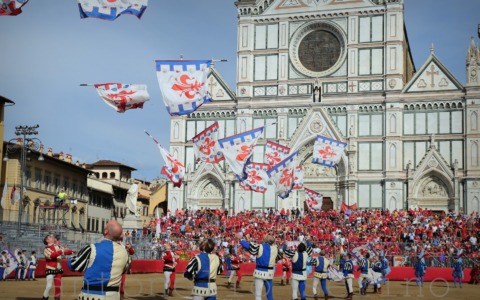 Calcio Storico Fiorentino, sabato e domenica le semifinali. Scattano divieti e provvedimenti alla circolazione