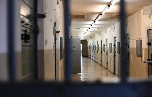 Carceri nel Lazio al collasso: 1.600 detenuti in più e aggressione shock a Viterbo