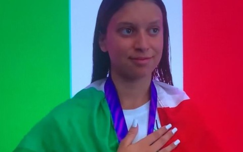 Carlotta Mazzone Regina a Novi Sad: la Stella di Castiglione Torinese Brilla d’Oro alla Coppa Comen