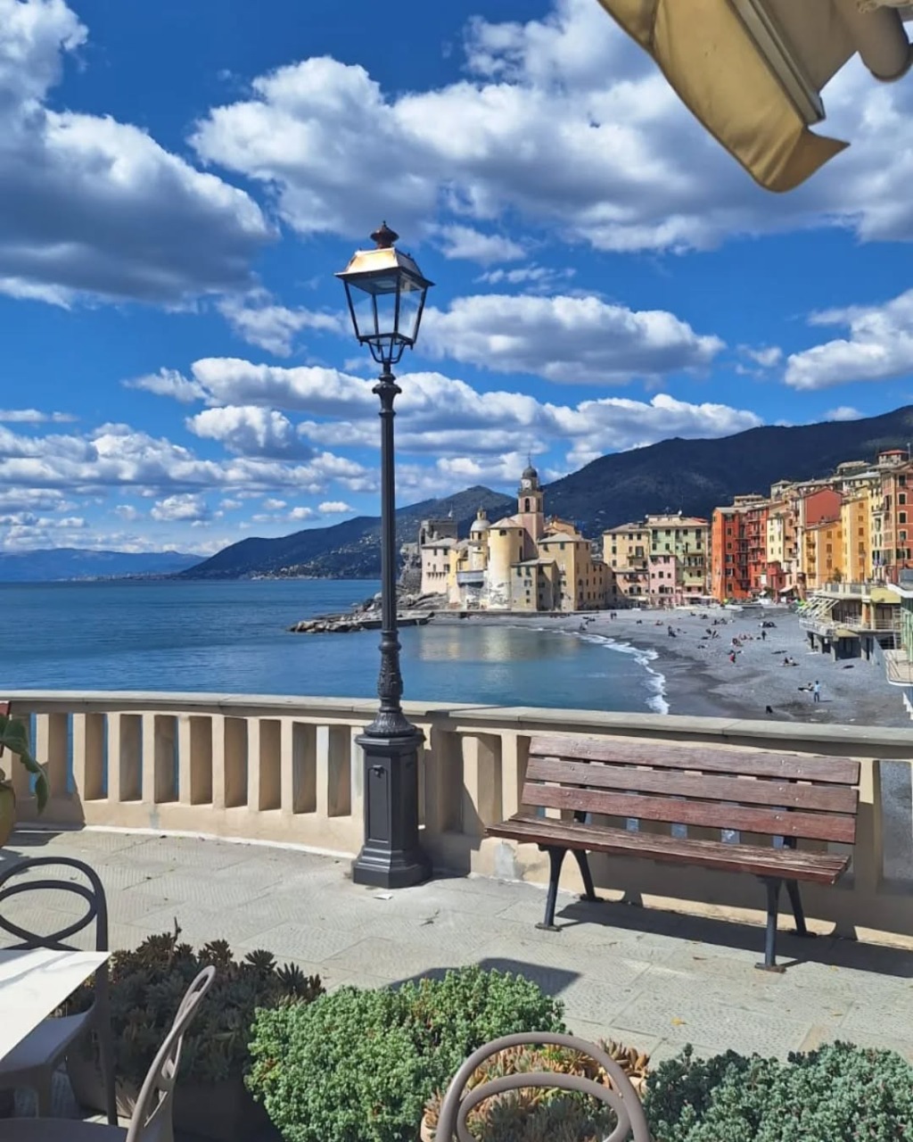 Cassonetti con la serratura a Camogli, risolto il problema tecnico alle batterie in via Molfino e sull’Aurelia
