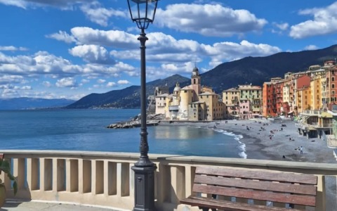 Cassonetti con la serratura a Camogli, risolto il problema tecnico alle batterie in via Molfino e sull’Aurelia