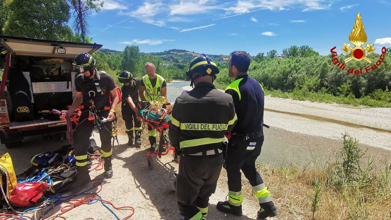 Castel di Lama. Bimbo cade con la bici in una scarpata, soccorso e trasferito in ospedale