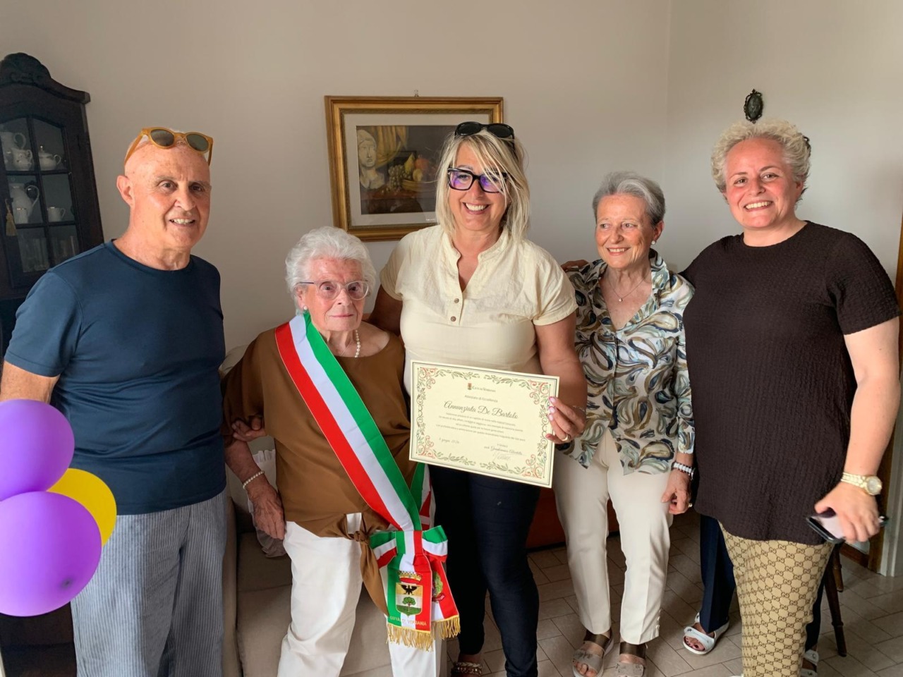 Cento anni di sorrisi e ricordi: la splendida storia di Annunziata de Bartolo detta Mari
