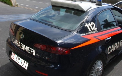 Chiavari, guida senza casco un motociclo rubato: denunciato 33enne