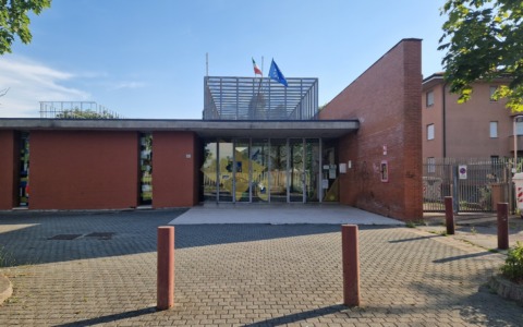 Clima rovente: il caldo fa chiudere le scuole in anticipo e infiamma la politica (e le famiglie)