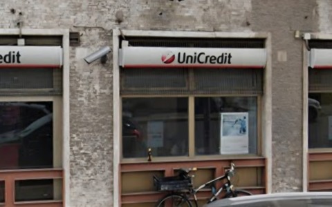 Colpo da 100 mila euro all’Unicredit di via Ostiense
