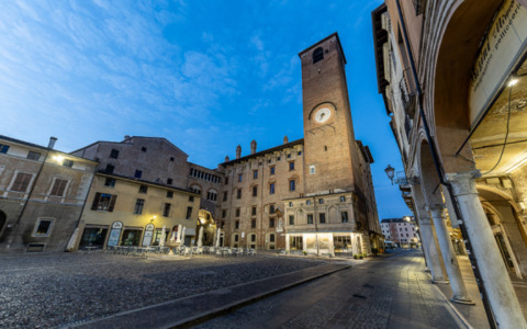 Confcommercio Mantova: allarme sicurezza nel centro storico dopo la nuova rissa in piazza Broletto