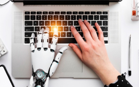 Consumers’ Forum sull’intelligenza artificiale: oltre 425mila posti di lavoro persi, cresce l’allarme sull’impatto dell’IA