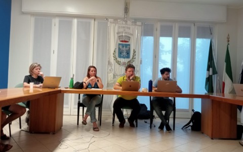 Contro le gare su e giù per il Colle arrivano dossi e attraversamenti pedonali