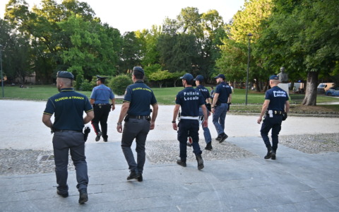 Controlli straordinari nel centro città di Cremona: identificate 135 persone