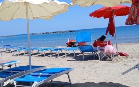 Divieto di balneazione: “Comune ceda gli atti ai commercianti affinché chiedano i danni”