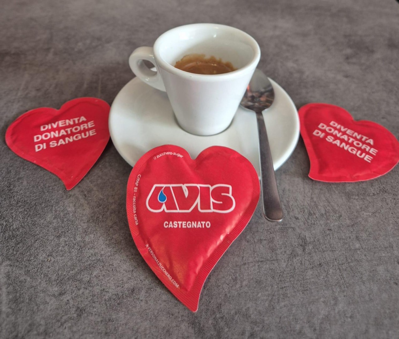 Dolce come una bustina di zucchero: l’Avis di Castegnato sensibilizza sulla donazione del sangue