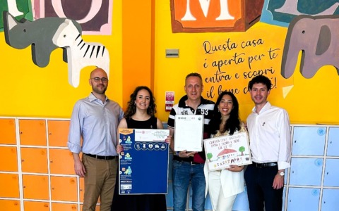 Donato un defibrillatore alla materna don Bianchi
