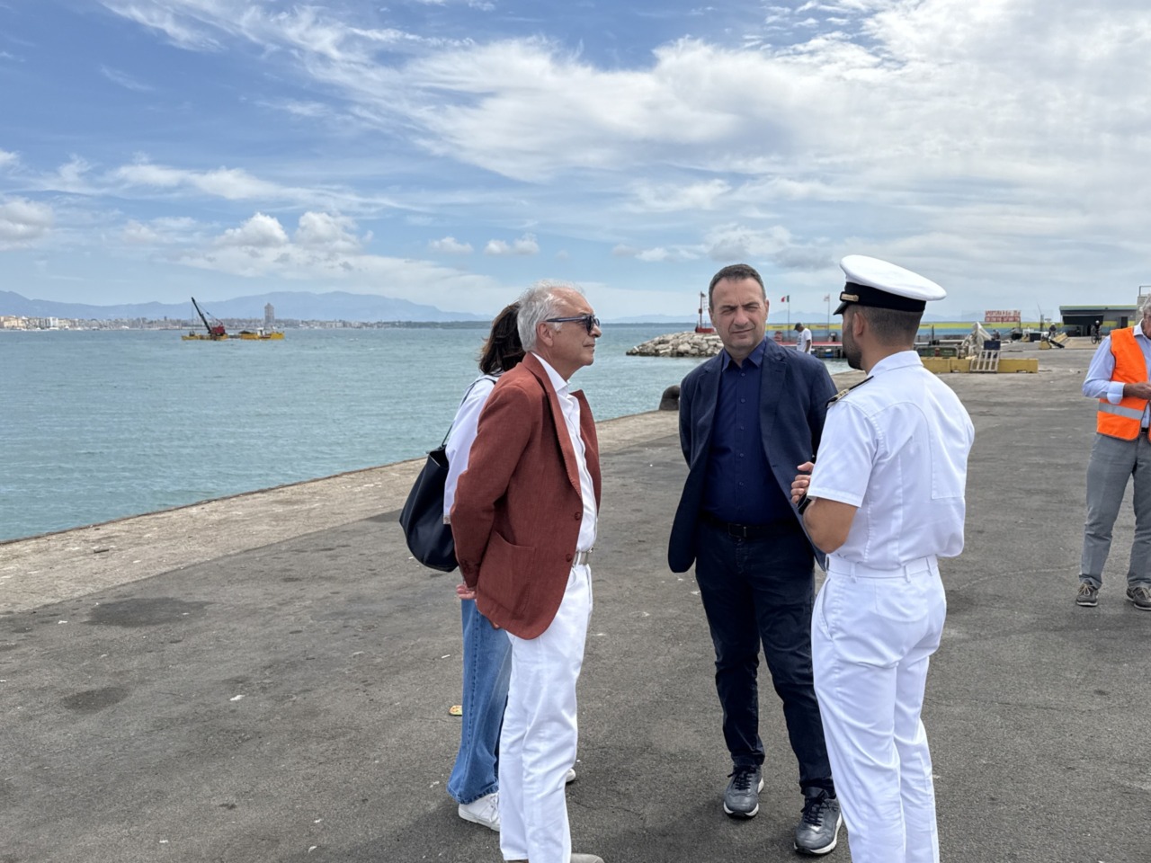 Dragaggio del porto, il sopralluogo al cantiere della Regione Lazio dell’Assessore Ghera