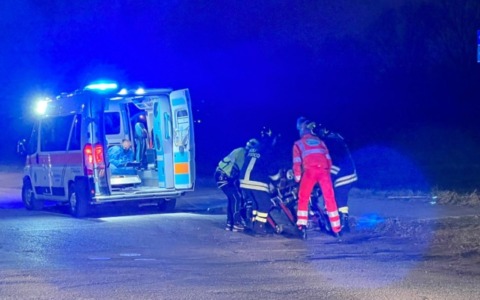 Dramma nella notte in viale Forlanini: centauro 62enne perde la vita schiantandosi contro un palo e rimanendo decapitato