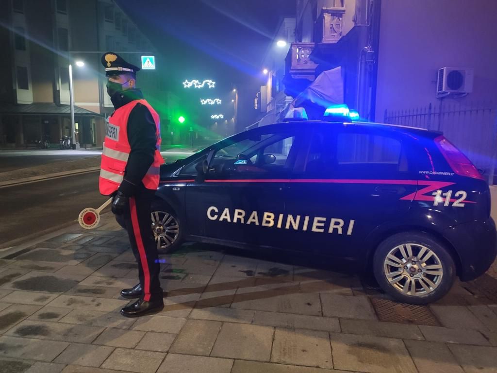 Droga e alcol lungo le strade del reggiano: 4 conducenti nei guai