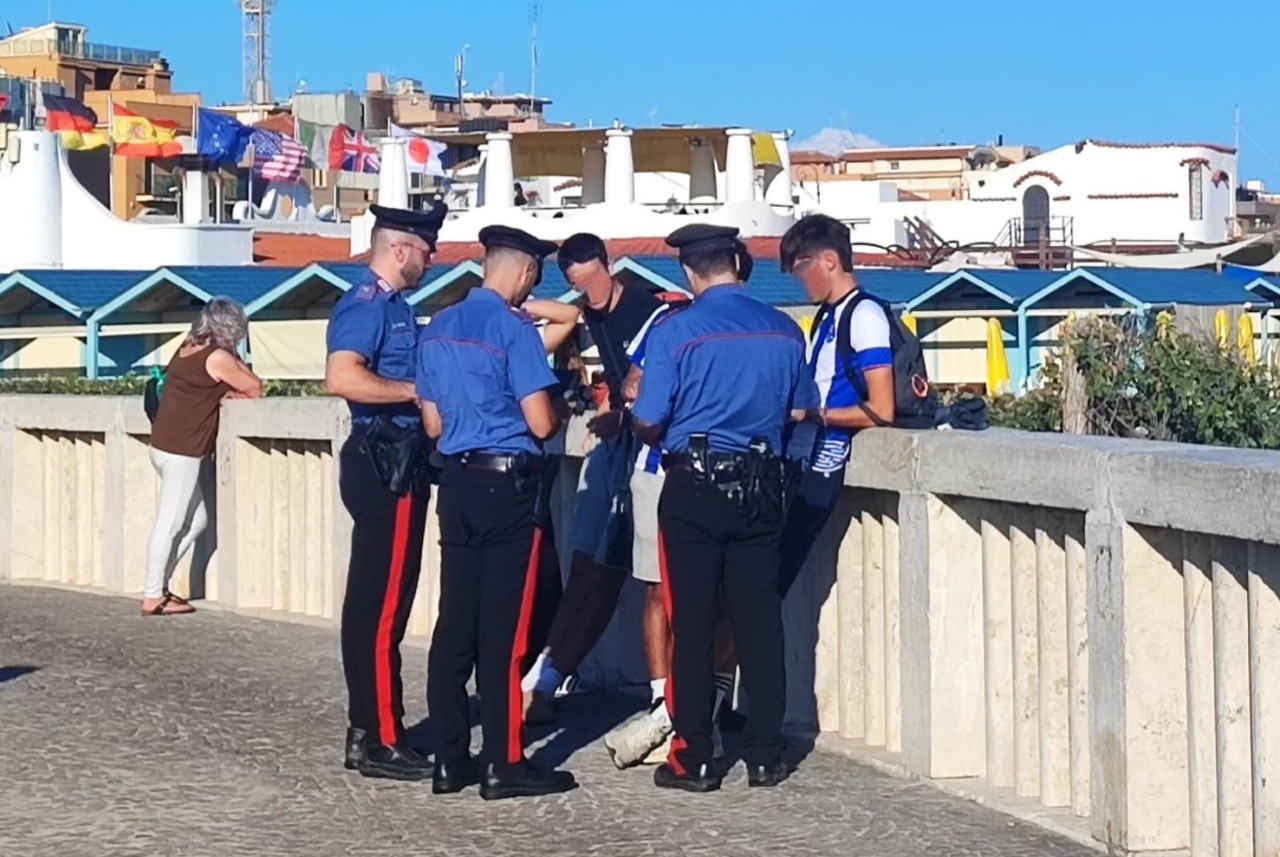 Due arresti per droga a Ostia, sequestrati hashish e cocaina