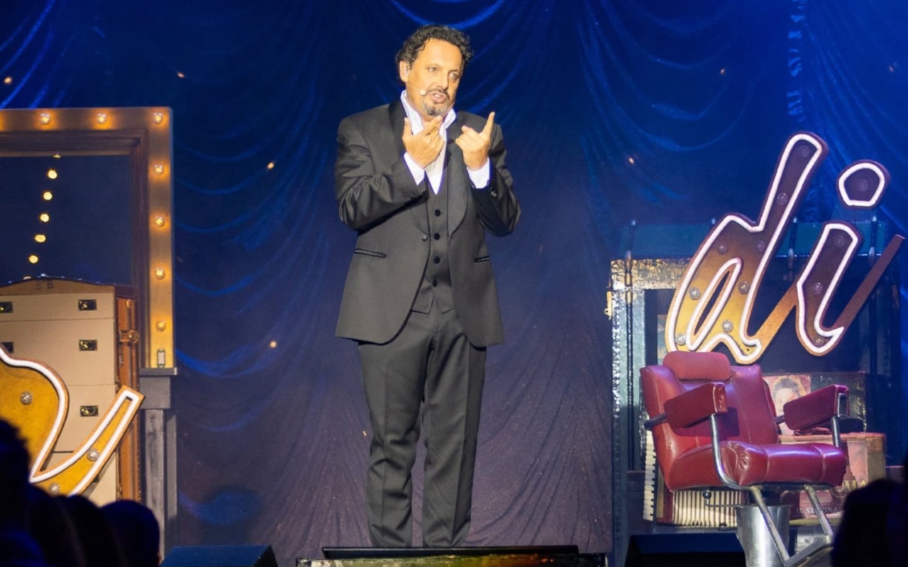 Enrico Brignano ritorna a Bergamo col suo tour “Bello di Mamma”