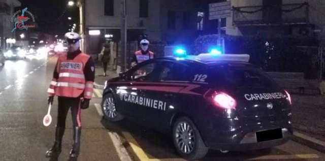 Era ai domiciliari ma spacciava lo stesso droga
