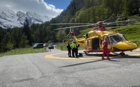 Escursionista ferita bloccata sul sentiero: salvata dai tecnici del Soccorso Alpino