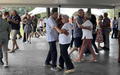 “Estate Insieme” per gli anziani, il Comune di Novara cerca un’associazione per le edizioni 2026 e 2027
