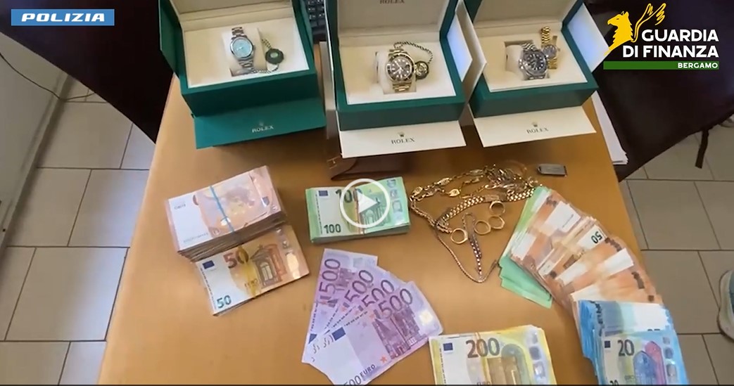 Falsi investimenti e riciclaggio, smantellata la rete tra Firenze e Arezzo