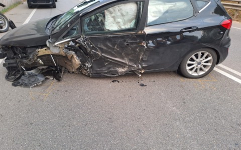 Frontale con un tir sulla “Bananina”: 19enne miracolato