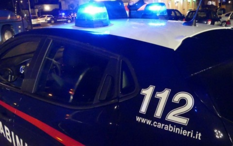 Fuga spericolata a Pandino: diciannovenne senza patente bloccato dai Carabinieri