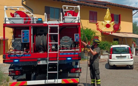 Fuoco in appartamento a Scandicci: un uomo ustionato